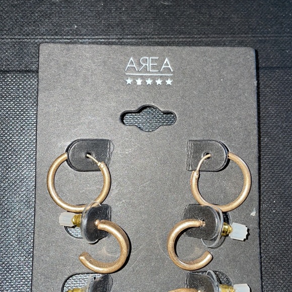 Area Stars Pierced earrings set;brass 14k gold plated 3 hoops of various sizes - Picture 2 of 4